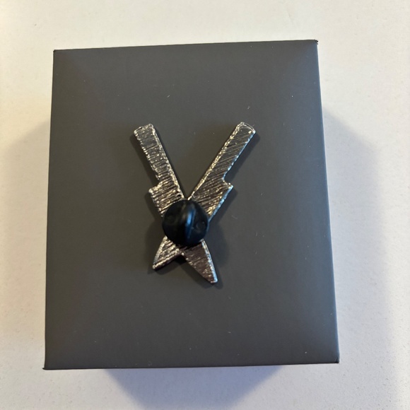 Crying Knives Pin - Picture 2 of 2